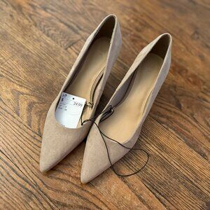 H&M size 7 beige pointed pumps